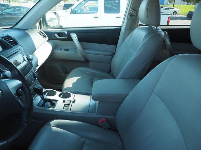 2012 Toyota Highlander SE