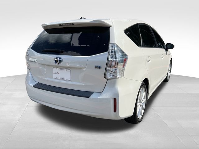 2012 Toyota Prius v Five