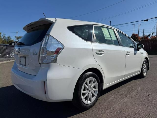 2012 Toyota Prius v Five