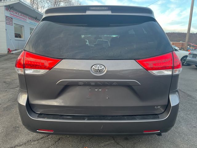 2012 Toyota Sienna 