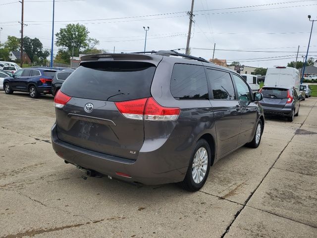 2012 Toyota Sienna 