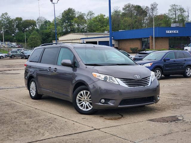 2012 Toyota Sienna 