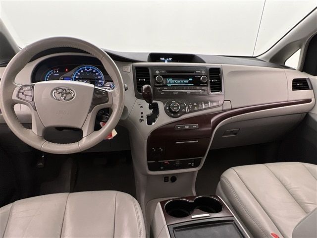 2012 Toyota Sienna XLE