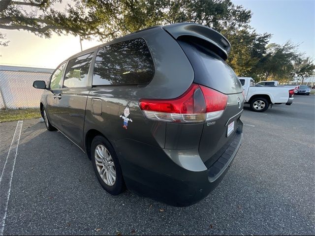 2012 Toyota Sienna 