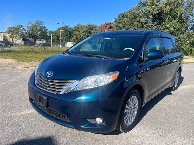 2012 Toyota Sienna XLE