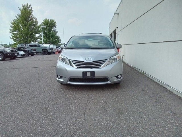 2012 Toyota Sienna XLE