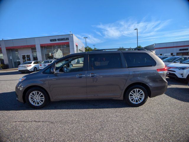 2012 Toyota Sienna XLE