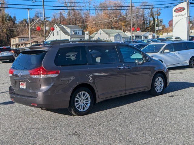 2012 Toyota Sienna XLE