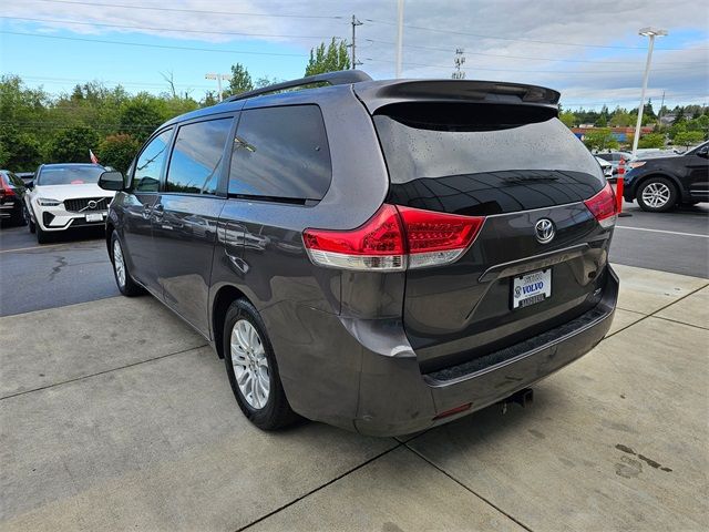 2012 Toyota Sienna XLE