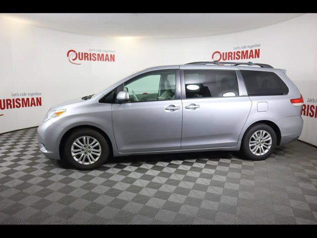 2012 Toyota Sienna 