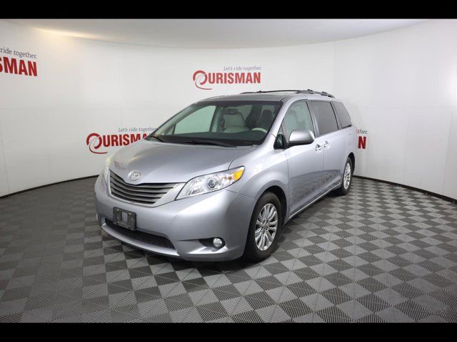 2012 Toyota Sienna 