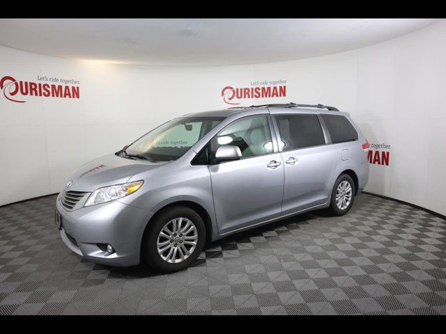 2012 Toyota Sienna 