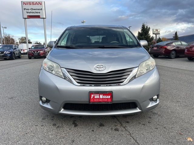 2012 Toyota Sienna 