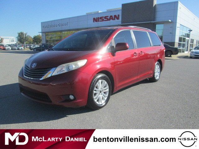 2012 Toyota Sienna XLE