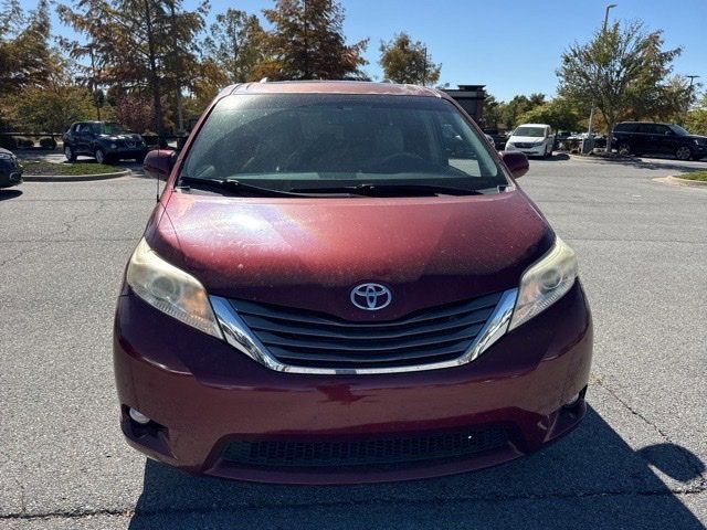 2012 Toyota Sienna XLE