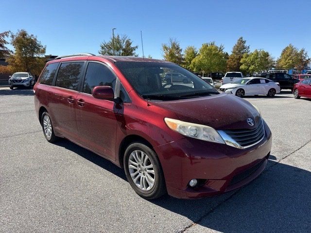 2012 Toyota Sienna XLE