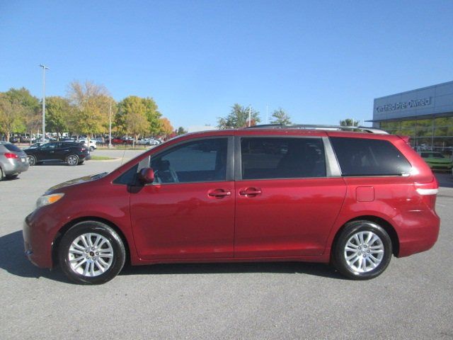 2012 Toyota Sienna XLE