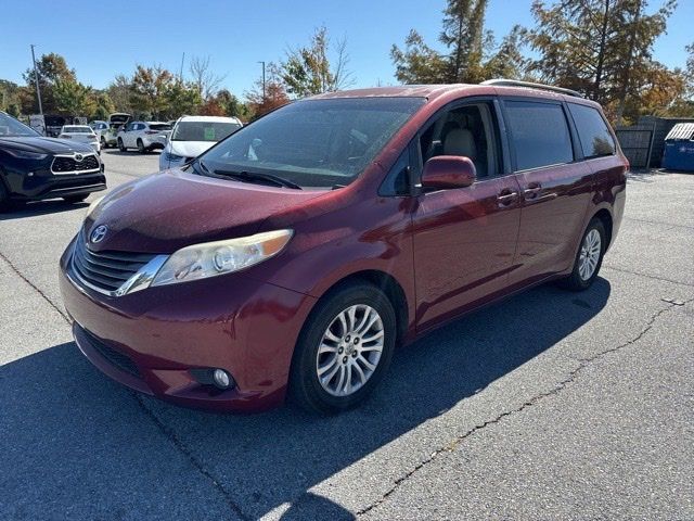 2012 Toyota Sienna XLE