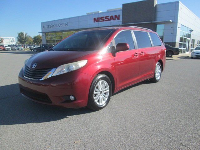 2012 Toyota Sienna XLE