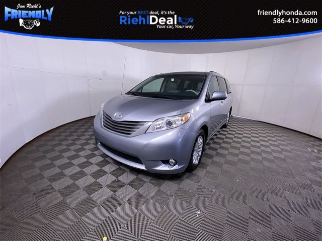 2012 Toyota Sienna 