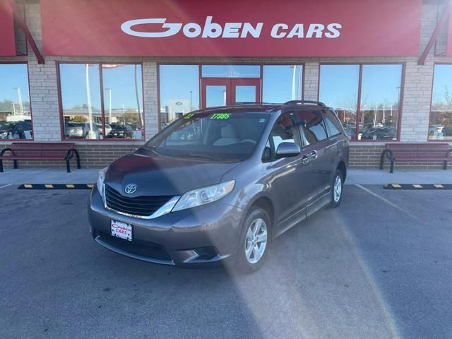 2012 Toyota Sienna LE Auto Access Seat