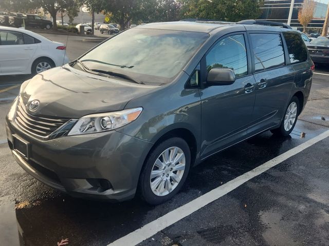 2012 Toyota Sienna LE