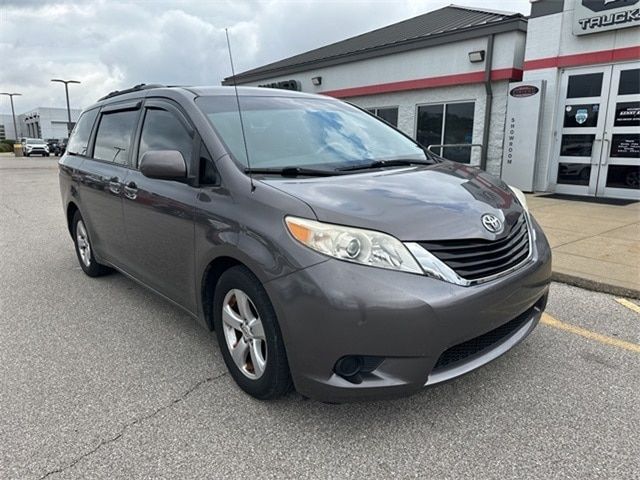 2012 Toyota Sienna LE