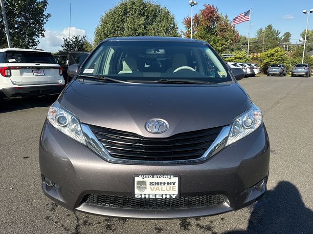 2012 Toyota Sienna 