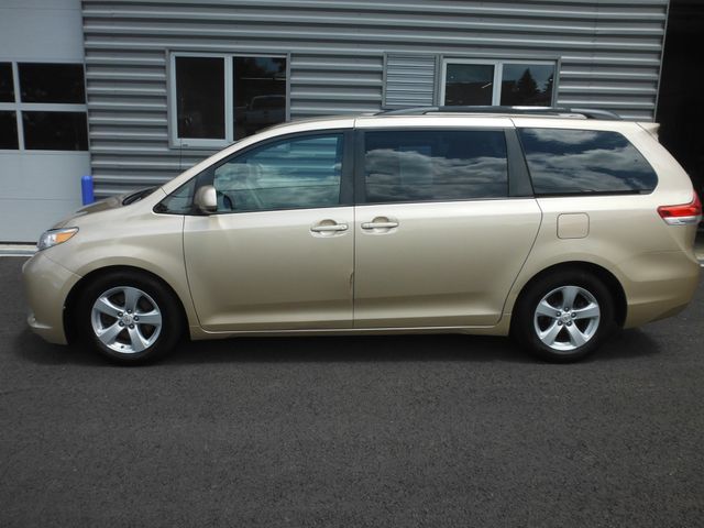 2012 Toyota Sienna LE