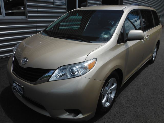 2012 Toyota Sienna LE