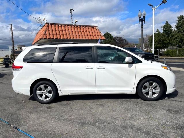 2012 Toyota Sienna 