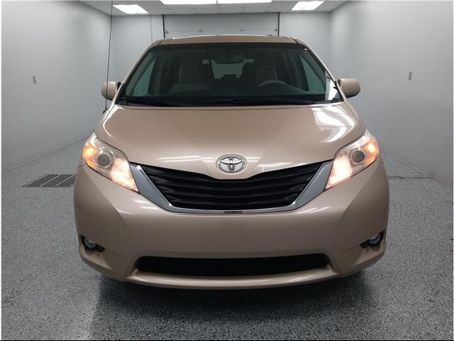 2012 Toyota Sienna 