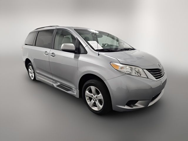 2012 Toyota Sienna LE