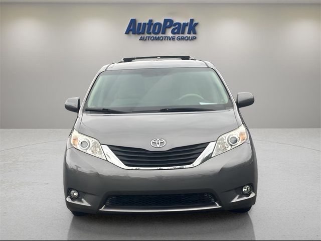 2012 Toyota Sienna LE Auto Access Seat