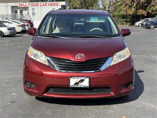 2012 Toyota Sienna LE Auto Access Seat