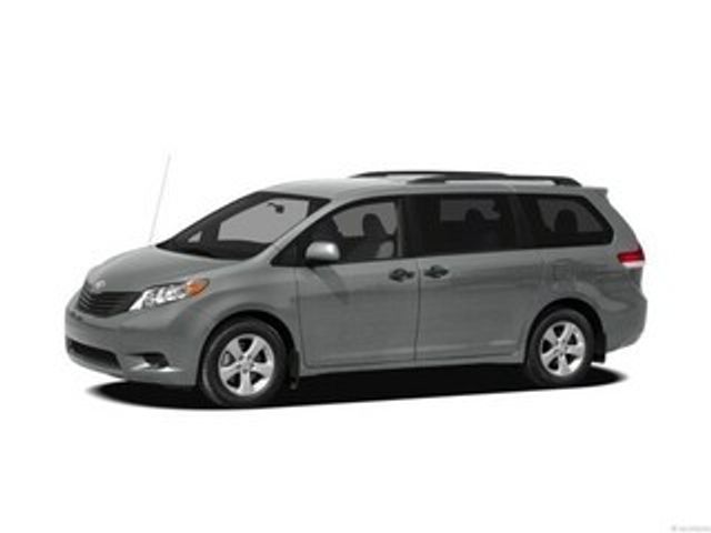 2012 Toyota Sienna 