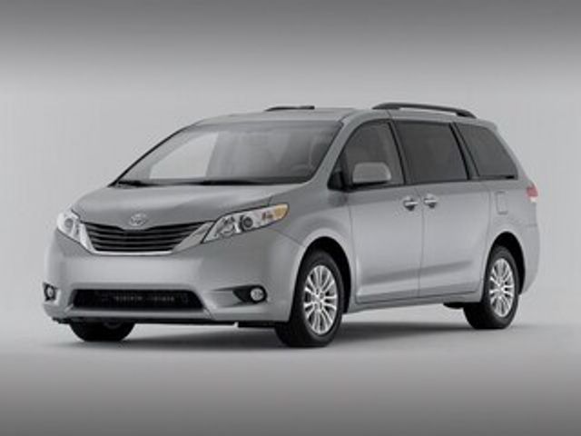 2012 Toyota Sienna 