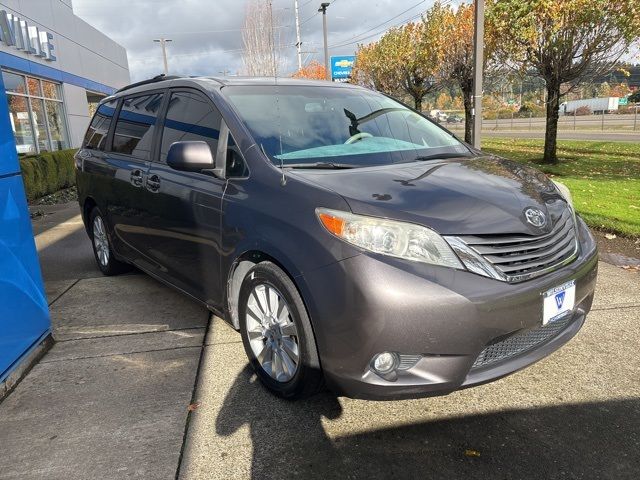 2012 Toyota Sienna 