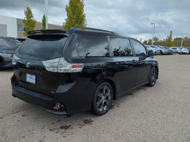 2012 Toyota Sienna SE