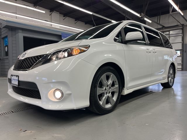 2012 Toyota Sienna SE