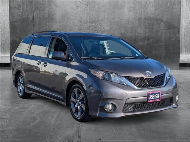 2012 Toyota Sienna SE