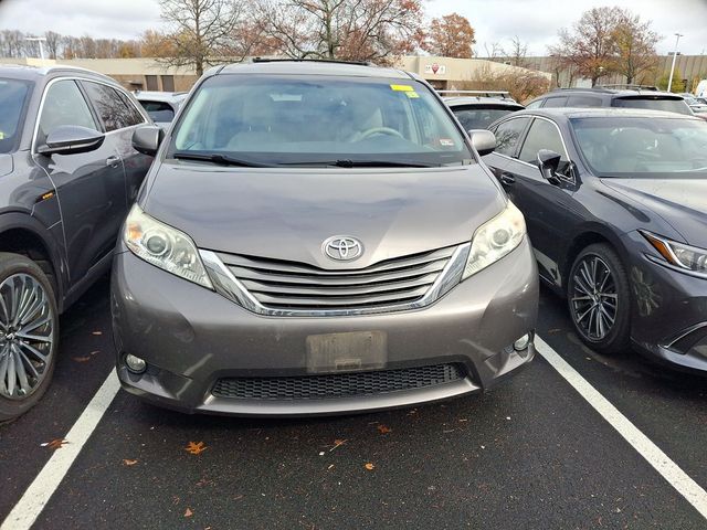 2012 Toyota Sienna XLE