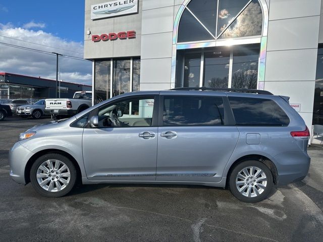 2012 Toyota Sienna XLE