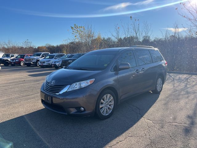 2012 Toyota Sienna XLE