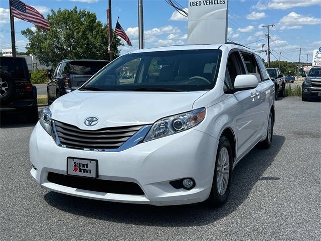 2012 Toyota Sienna XLE