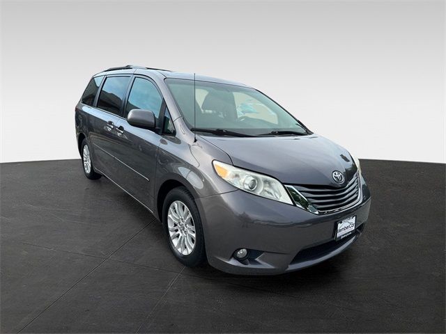 2012 Toyota Sienna XLE