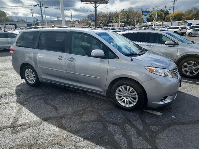 2012 Toyota Sienna XLE