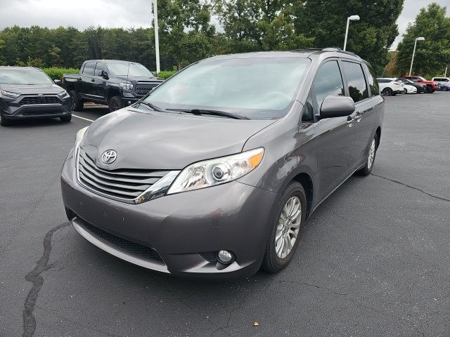 2012 Toyota Sienna XLE