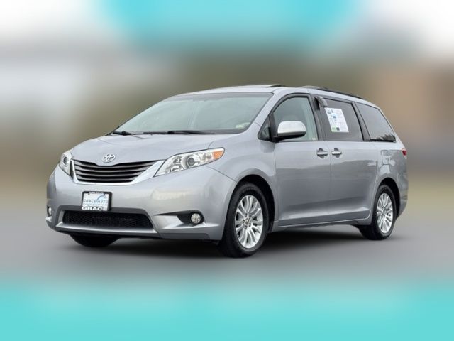 2012 Toyota Sienna XLE Auto Access Seat