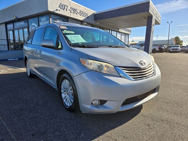 2012 Toyota Sienna XLE